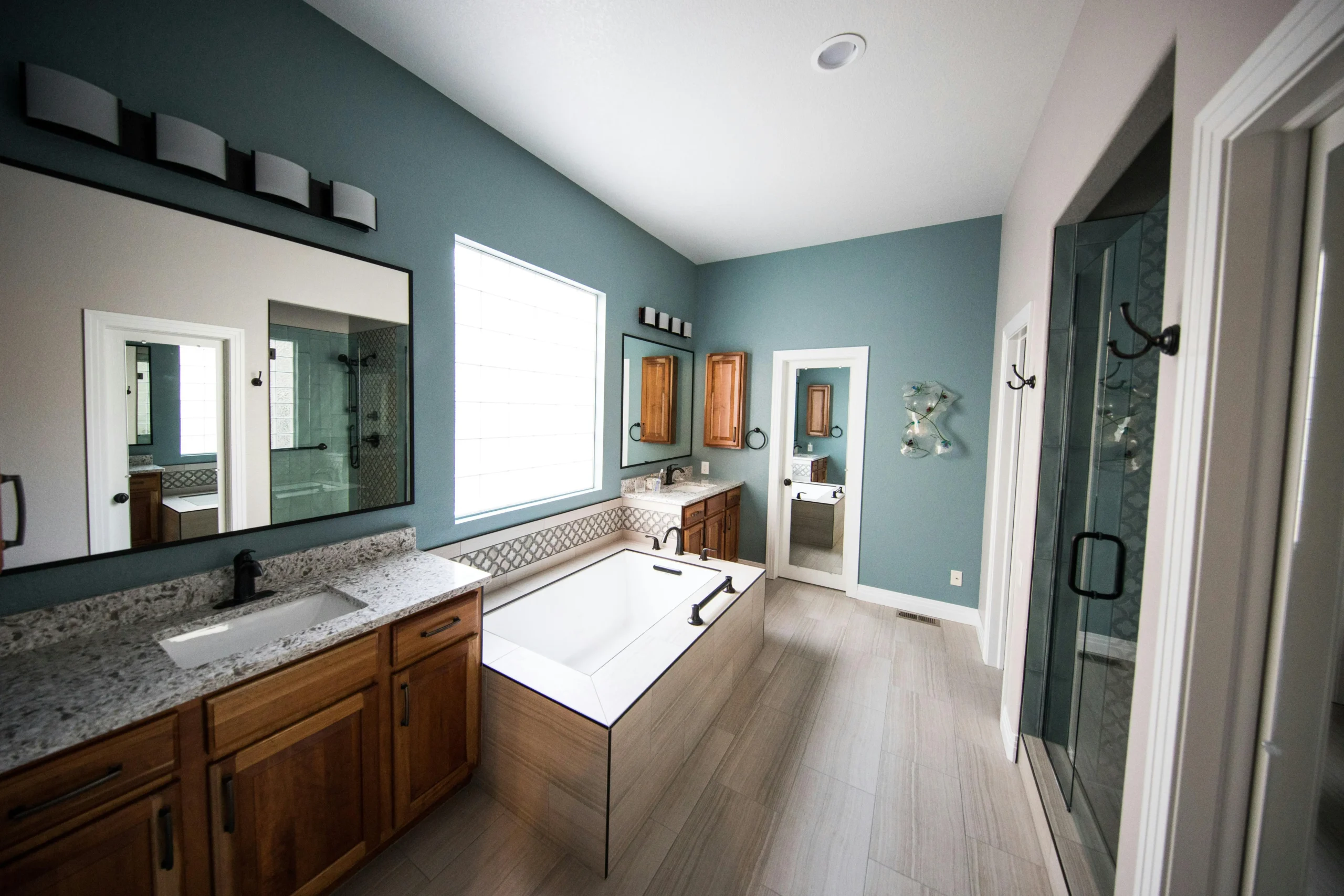 Waterproof bathroom laminate flooring